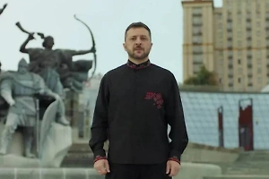 Вырядился, чтобы быть ближе: Зеленский в вышиванке цветов ОУН-УПА* поздравил украинцев с праздником