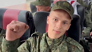 «Эмоции неописуемые»: Вернувшиеся из плена российские военные поделились своими чувствами