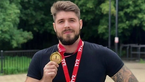  Жена пропавшего московского пловца собирает в Стамбуле отряд из россиян для его поисков