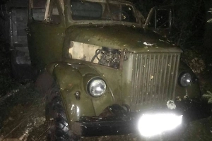 В Хакасии перевернулся грузовик с тремя детьми в кузове, один из них погиб