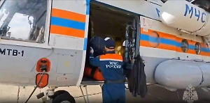 Мужчина почти неделю дрейфует на бочке из-под солярки в бескрайних водах Охотского моря