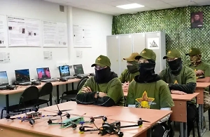 Обучение на симуляторах и высокие выплаты: Как в Подмосковье готовят операторов БПЛА