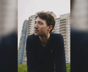 Актёр из «Полицейского с Рублёвки» во время «творческого кризиса» избил маму и поджёг собаку