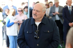 Лукашенко признался, что не хочет управлять по-диктаторски, но «пока не получается»
