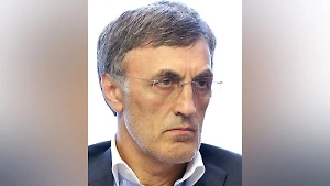 У сбежавшего из России экс-депутата-иноагента потребовали изъять активы