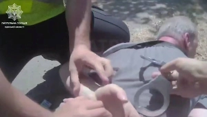 «‎Ты чё тикаешь?» Полиция скрутила одессита после ДТП и сдала в ТЦК, сломав ключицу