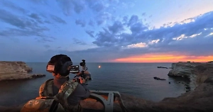 Боец ВС РФ под «флагом России» в небе расстрелял украинский БПЛА из советского убийцы дронов