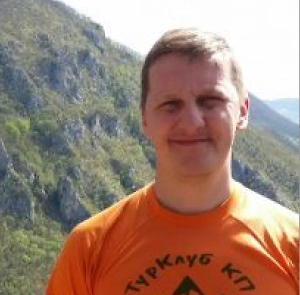 Горы — это не шутки: они требуют уважения, знания маршрутов и правильной экипировки. Неподготовленный человек рискует не только своим здоровьем, но и жизнью. Безопасность — главный приоритет: всегда нужно учитывать свои возможности, не рисковать без необходимости и соблюдать все правила альпинистской техники.