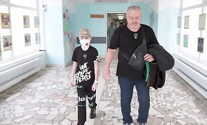 Выписали спустя полгода: Появились фото мальчика из Сочи, лицо которого растерзали хаски