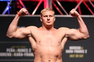 Российский спортсмен Сергей Павлович победил доминиканца на турнире UFC