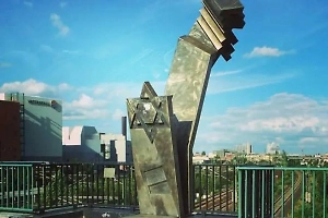 Вандалы осквернили памятник депортированным в концлагеря евреям в Берлине