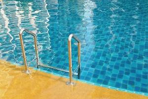 Семь детей отравились хлором в бассейне отеля в Анапе, четверо в реанимации