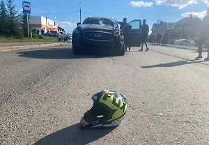 100 км/ч вместо 40: Камера сняла страшную гибель 12-летнего питбайкера при наезде автоледи