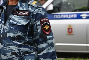 Били по голове и вырывали волосы: Школьницы измывались над сверстницей под улюлюканье друзей