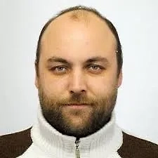 Погоня за питбайками требует значительных ресурсов, а у Госавтоинспекции просто нет достаточного количества сотрудников, чтобы расставить посты на каждом перекрёстке или непрерывно патрулировать все спальные районы. Кроме того, уровень аварийности растёт. Подростки, не имея опыта вождения, садятся за руль питбайков, не умеют управлять этой техникой, попадают в аварии, получают серьёзные травмы или даже погибают.