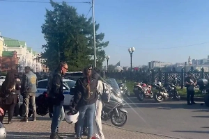 Толпа байкеров провела сход в Екатеринбурге из-за сбитой авто мотоциклистки