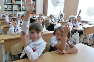 Минпросвещения назвало причину сокращения уроков родной речи в школах