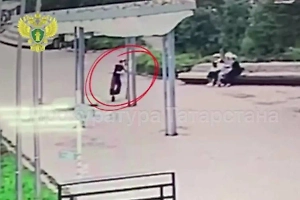 В Бугульме подросток на электросамокате влетел в металлическую опору и погиб