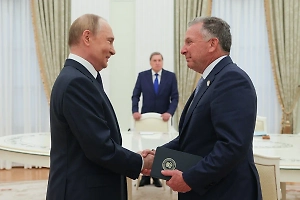 В Кремле закончилась встреча Путина и Уиткоффа, переговоры шли около трёх часов