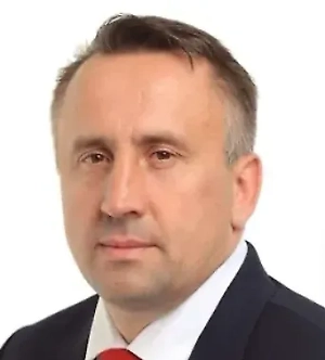 Важно понимать, что в традиционных православных ценностях нет места насилию — ни физическому, ни психологическому. Семья и отношения должны строиться на доверии, взаимопонимании и заботе. Совет тем, кто столкнулся с подобным давлением: прежде всего, нужно молиться и просить Бога дать сил и мудрости, чтобы разобраться в ситуации. Не бойтесь обращаться за помощью к духовнику или психологу, доверяйте близким, которые действительно вас поддерживают.