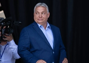 Орбан призвал Макрона и Мерца ехать в Москву на переговоры