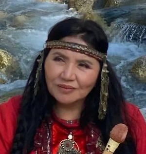 Москва — это город Богородицы. Здесь живет Богоматерь. Город имеет свой купол мощный, информационный купол, энергетический купол. В Москву прилетают множество ангелов и архангелов. Богородица правит городом, и она любит тех людей, которые служат своей стране.