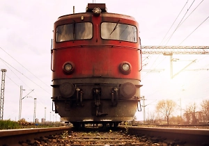 Машиниста насмерть зажало в кабине при сходе тепловоза с рельсов в Ленобласти