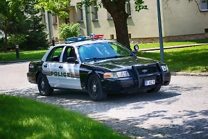 Шестилетний школьник несколько раз выстрелил в учительницу в США