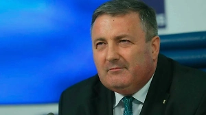 Эвакуировать людей из 18 пунктов Днепропетровской области сказали для того, чтобы эти люди не достались России. Не в том смысле, что Зеленский заботится об их безопасности, он просто понимает, что эти люди с удовольствием ждут российские войска.