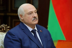 Лукашенко пообещал передать Путину весточки от американцев