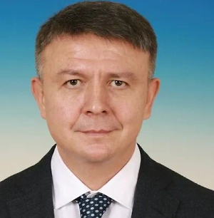 В XXI веке интернет стал не только источником информации и развлечений, но и важнейшим инструментом для работы, образования, связи с близкими. Это инструмент, а не враг. И отключать его в 2025 году — это как предлагать запретить электричество ради заботы о зрении.