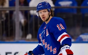 Вслед за Овечкиным: Панарин рискует пропустить старт сезона в НХЛ из-за травмы