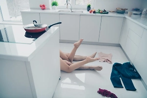 Сексолог раскрыла, как эта кухонная утварь превратит вашу интимную жизнь в кипящий бульон страсти