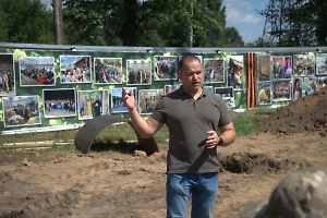 «Это было дико»: Блогер Алёхин отдал инвалиду б/у протез с накрашенными ногтями