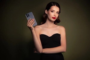 «Утратило актуальность»: Российская эскортница назвала моветоном спать за iPhone 