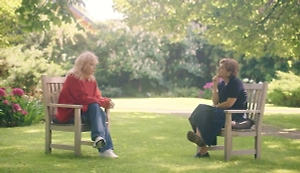 В первом после эмиграции интервью Пугачёвой сквозят обида, печаль и страх: Анализ профайлера