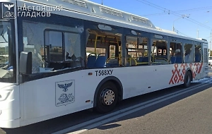 Три человека ранены при взрыве дрона ВСУ рядом с автобусом в Белгороде