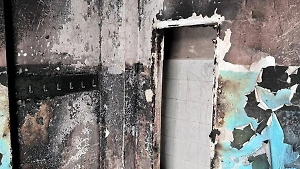 Телефон взорвался в рюкзаке ученика и привёл к пожару в школе во Владивостоке