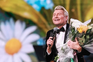 «Явный перебор»: Стоматолог объяснил, почему улыбка Баскова выглядит неестественно