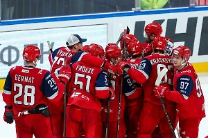 Локомотив в овертайме одолел Автомобилист, выиграв пятый матч в КХЛ подряд