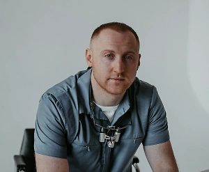 Ключом к решению любого вопроса является его признание. Если человек заметил, что страх в очередной раз подталкивает перенести визит к стоматологу и даже терпеть зубную боль, следует попытаться повлиять на свой психологический настрой и правильно подготовиться к приёму.