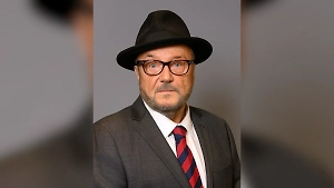 Лидер Рабочей партии Великобритании и его жена задержаны в Лондоне после визита в Москву