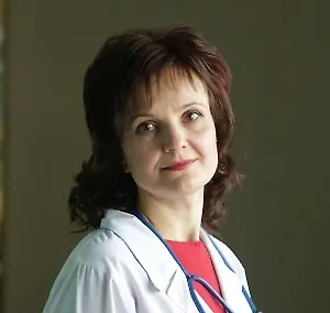 Важно понимать, что волшебной таблетки для мгновенного излечения кашля не существует, так как кашель — это симптом, а не болезнь. Чтобы быстро вылечить кашель, нужно действовать комплексно: определить его тип и причину, а затем сочетать аптечные средства (если назначил врач) и эффективные домашние методы.