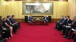 Фицо начал беседу с Путиным с «неприятного вопроса», президент за словом в карман не полез