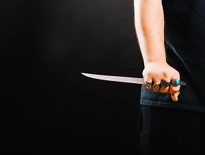 «Некрасивая» россиянка вонзила нож в грудь любимого за измену