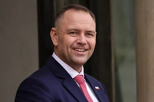 Навроцкий нарушил «элегантную традицию» и не пустил Сикорского в свой самолёт