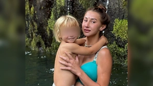 Ничего не понимает: У россиянки, бросившей ребёнка в Таиланде, заподозрили помутнение рассудка