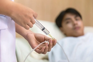 Стало известно, когда начнут лечить российской вакциной от рака