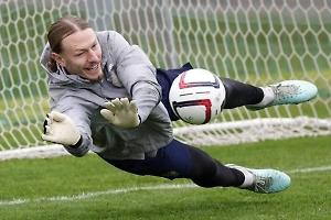 «Мир устал от повальной украинизации»: Захарова объяснила проблемы Сафонова в ПСЖ