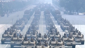 На параде в Пекине впервые вышли войска киберпространства